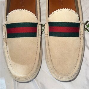 Gucci Women's Beige Loafers/Drivers